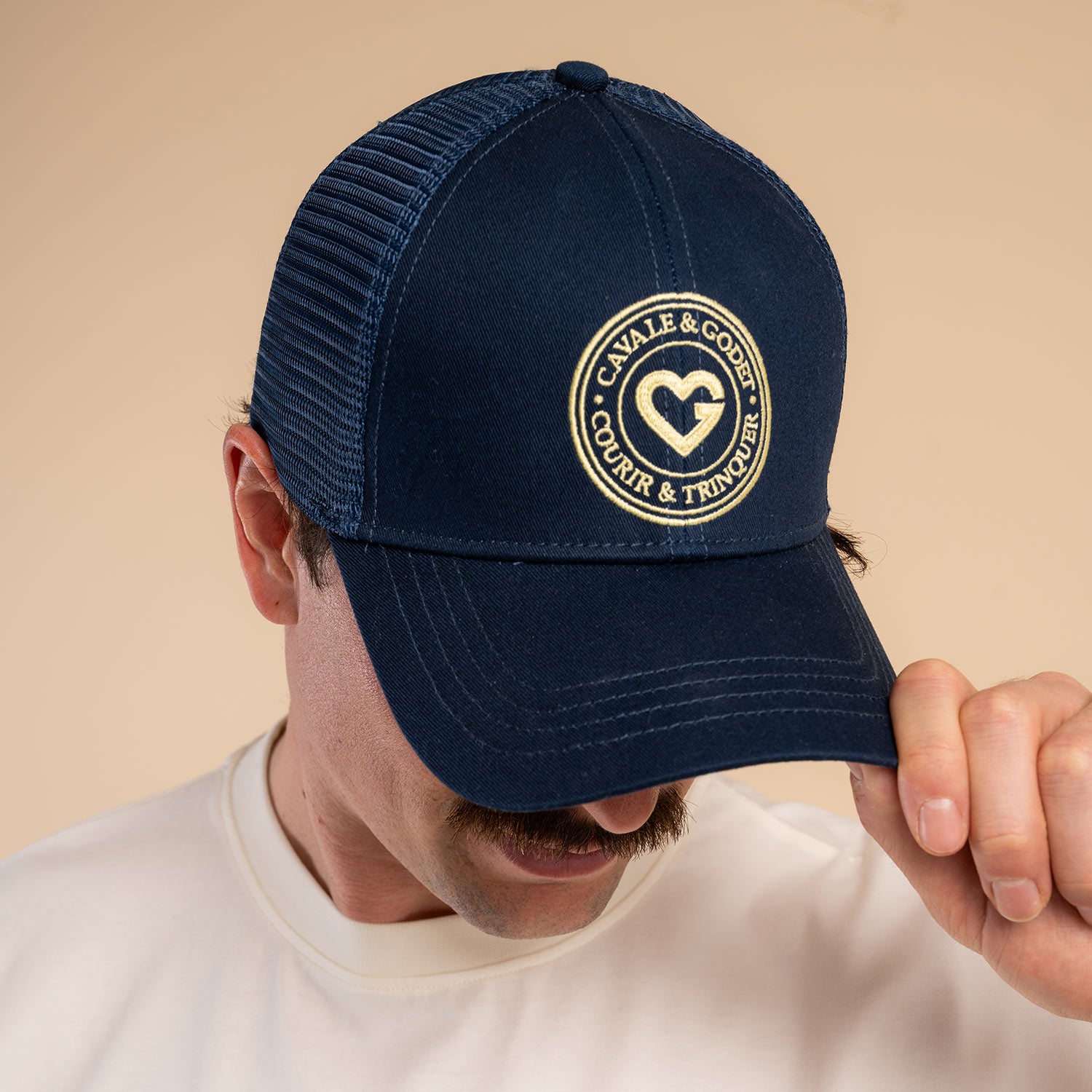 Casquette trucker "Courir & Trinquer" bleu