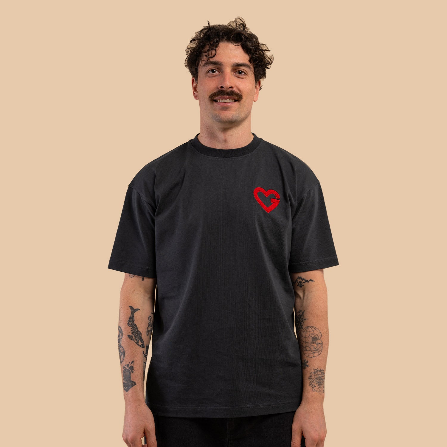 T-shirt loose coeur noir 