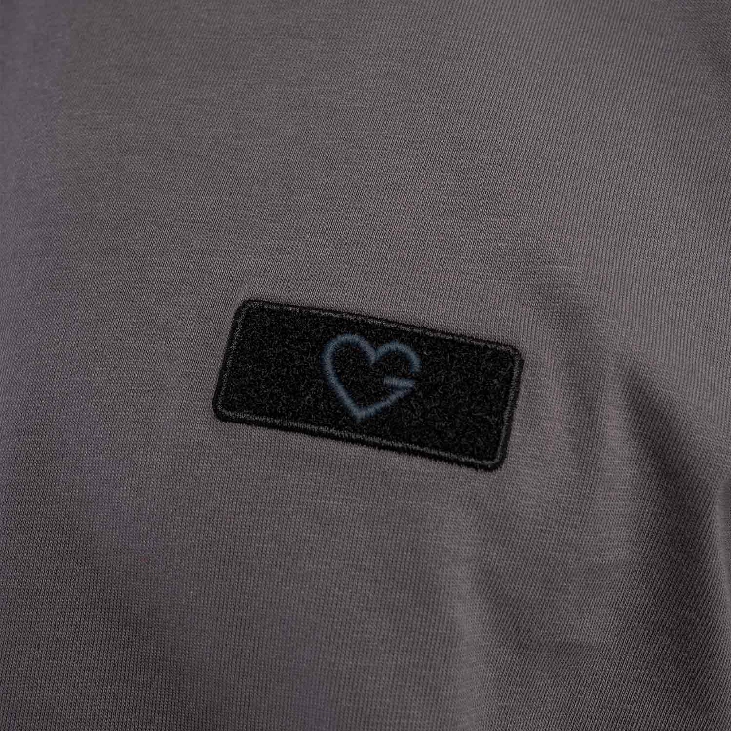 T-shirt loose scratch